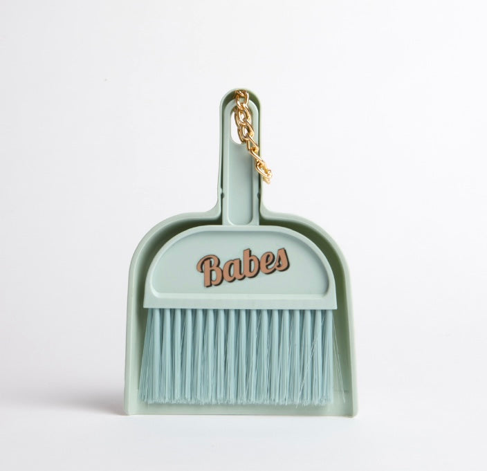 Harry Styles dustpan and brush blue